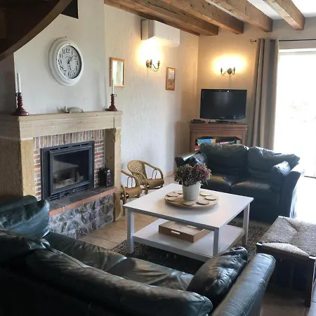 Champêtre Avec Climatisation Et Jardin En Auvergne - Fr-1-489-227 Hébergement de vacances Le Bouchaud